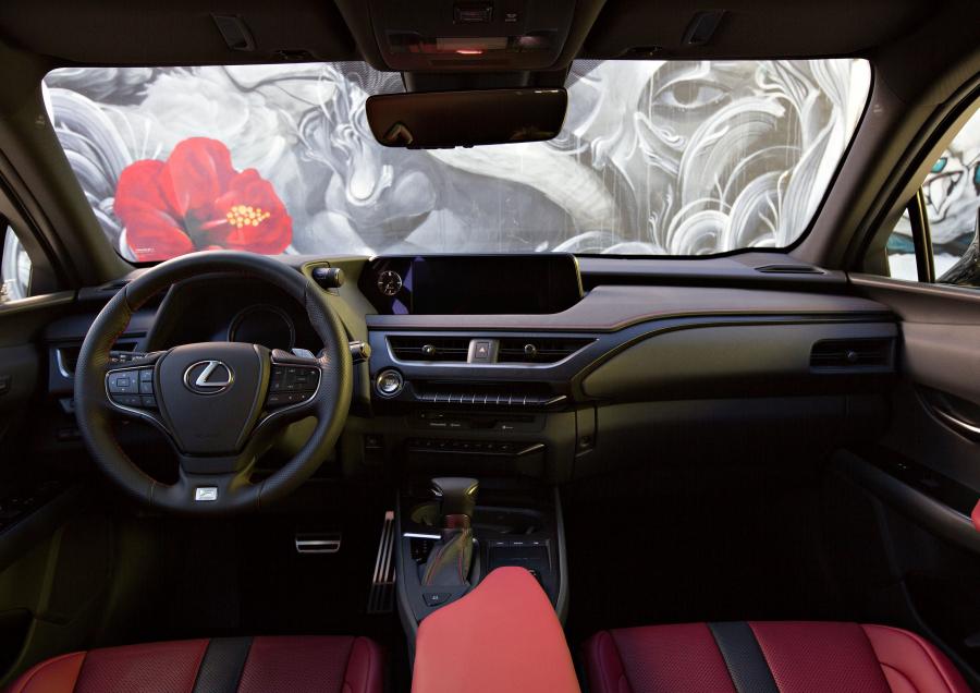 Торпедо Lexus UX200 F-Sport 2018 года  (NA) (фото 20 из 40)